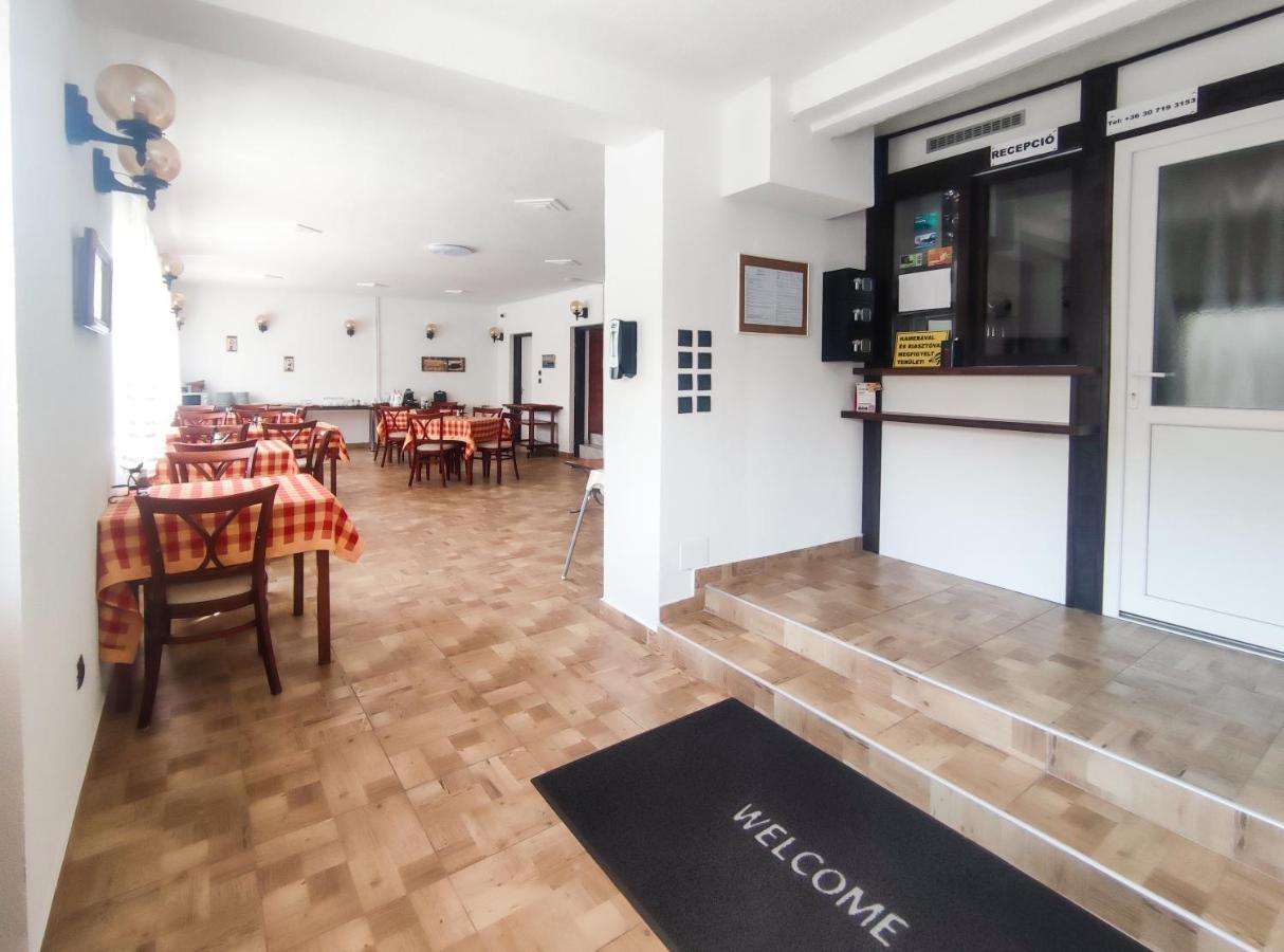 Hotel Viktória Panzió Zamárdi Exterior foto